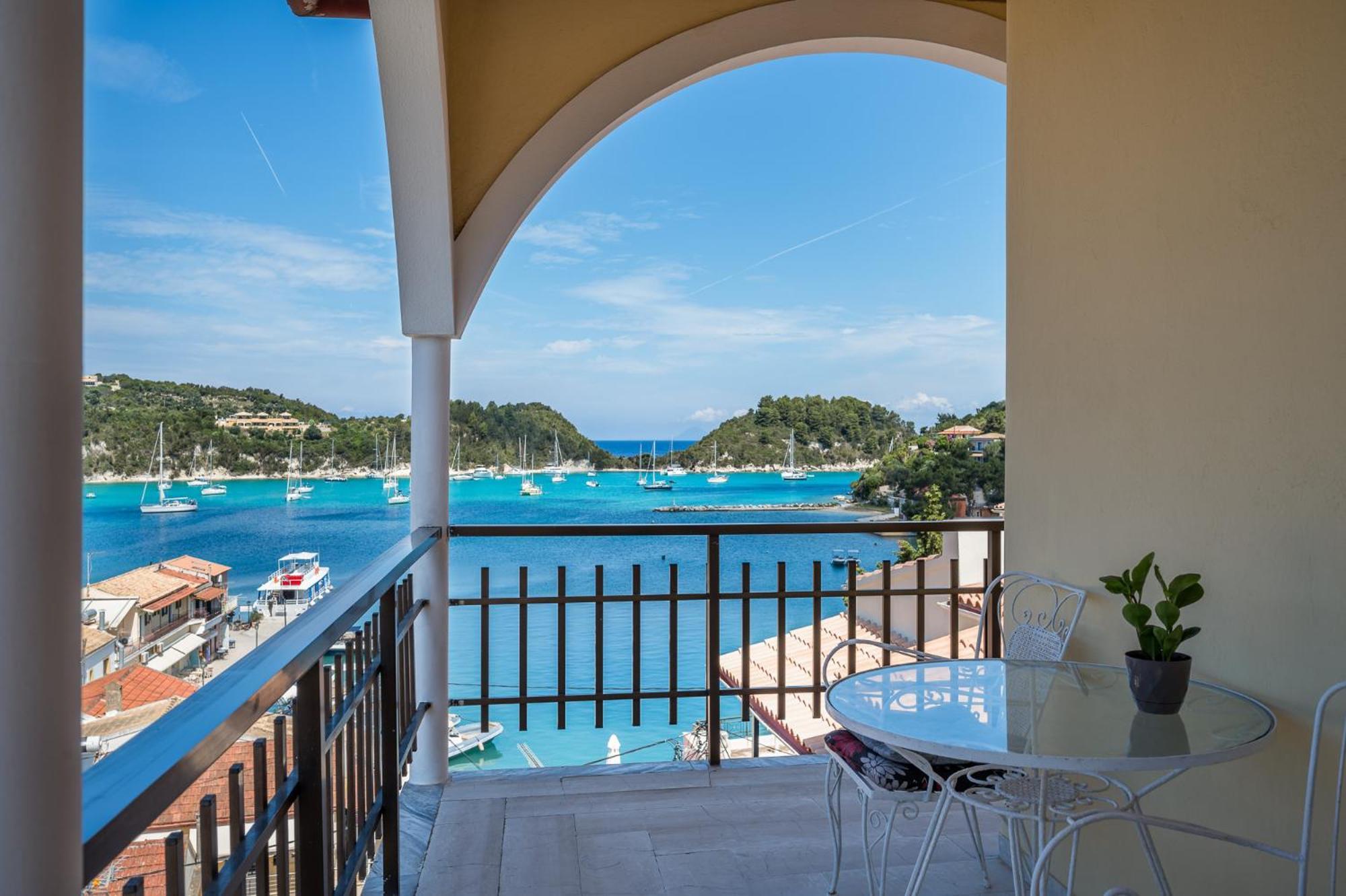 Agaloula Centrally Located Apartments, Lakka ภายนอก รูปภาพ