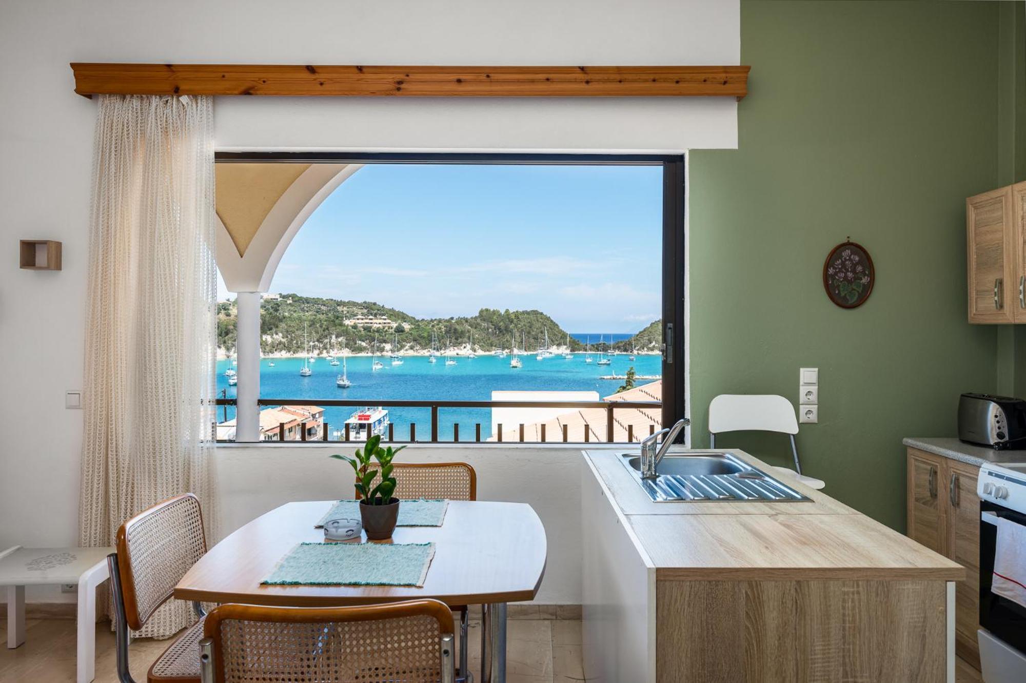 Agaloula Centrally Located Apartments, Lakka ภายนอก รูปภาพ