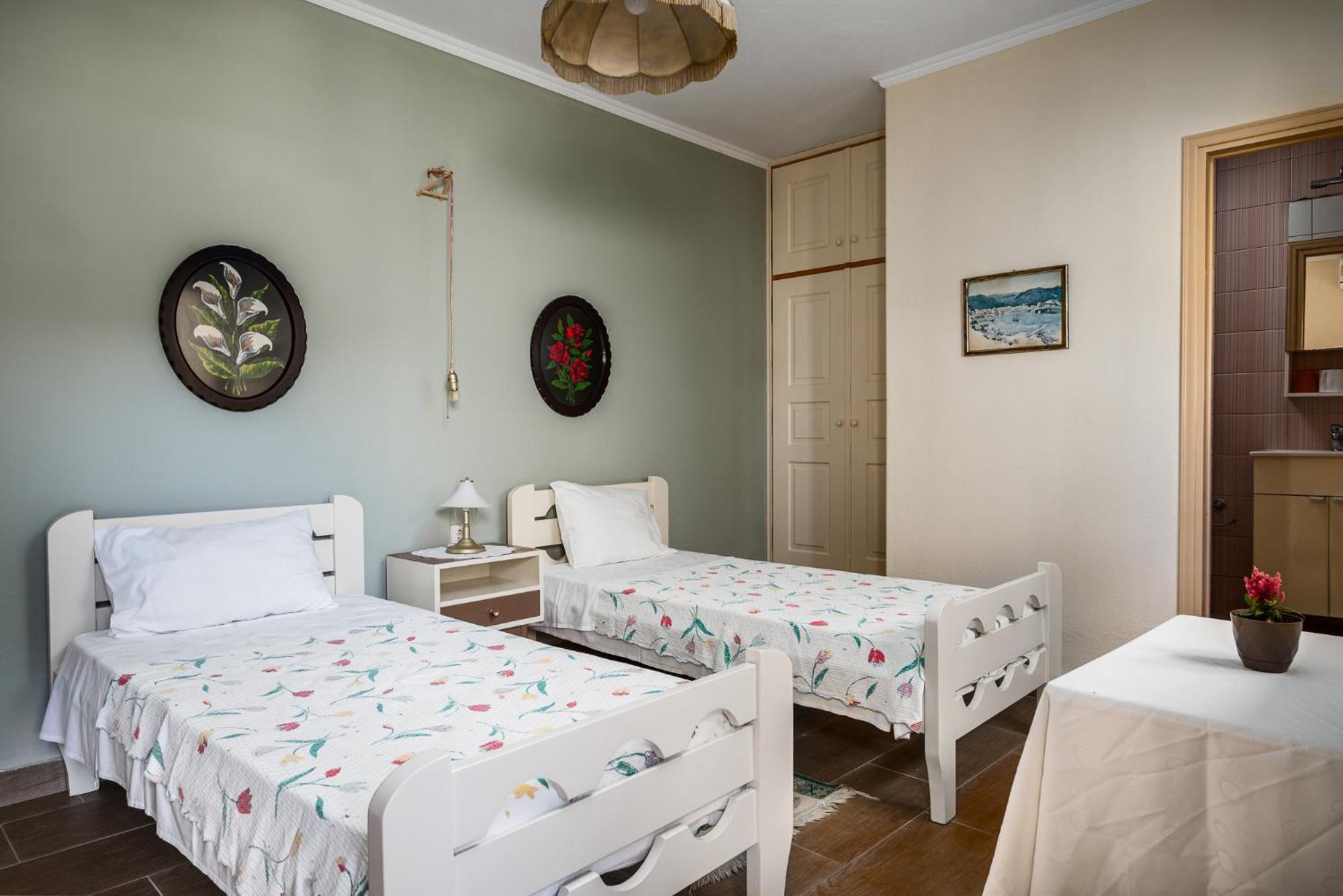 Agaloula Centrally Located Apartments, Lakka ภายนอก รูปภาพ