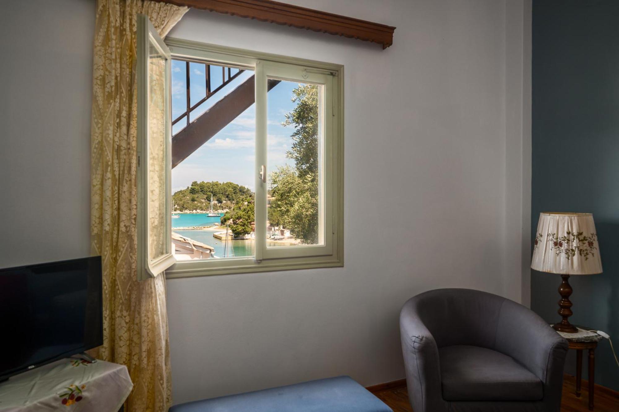 Agaloula Centrally Located Apartments, Lakka ภายนอก รูปภาพ